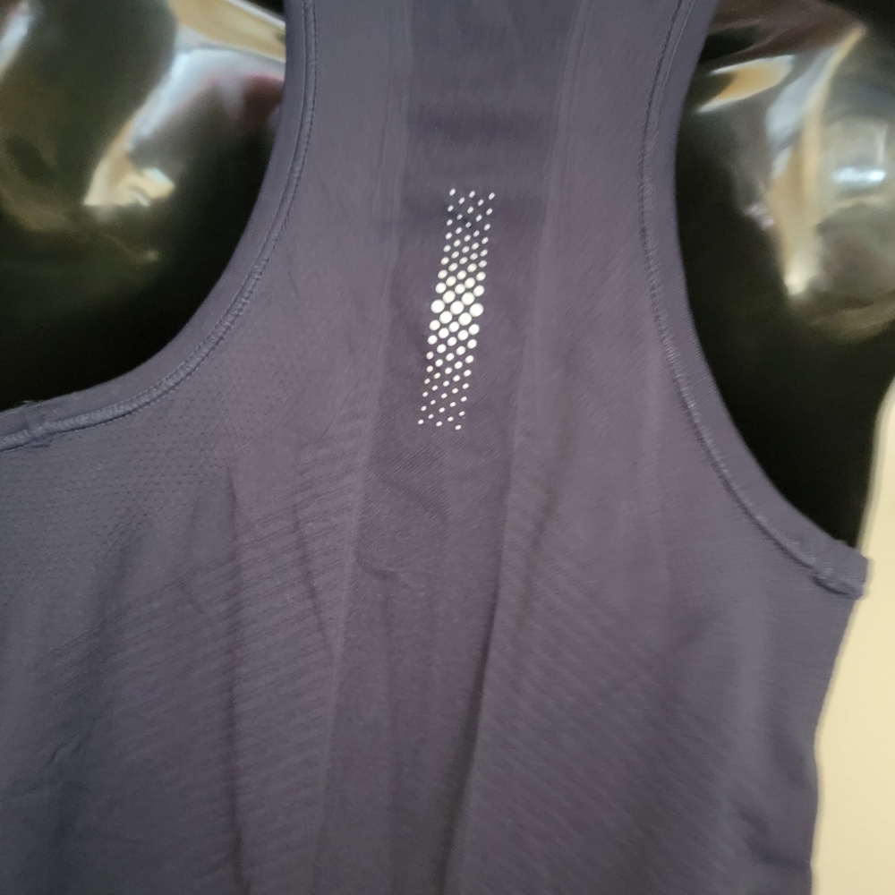 Active top - Picture 4 of 6